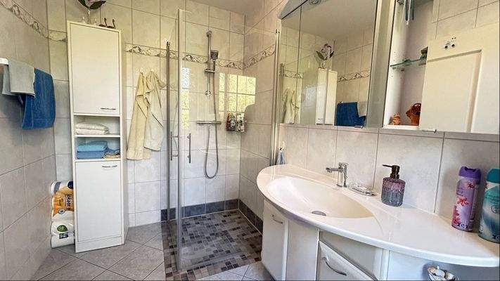 Gäste- Bad mit Dusche