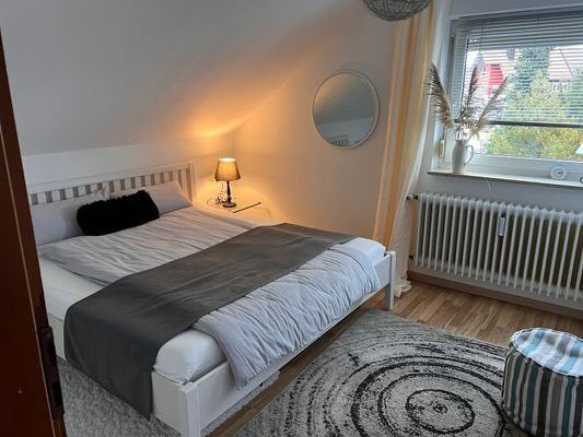 Schlafzimmer 1
