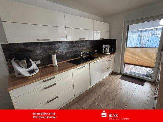 EBK mit Zugang zur Terrassse