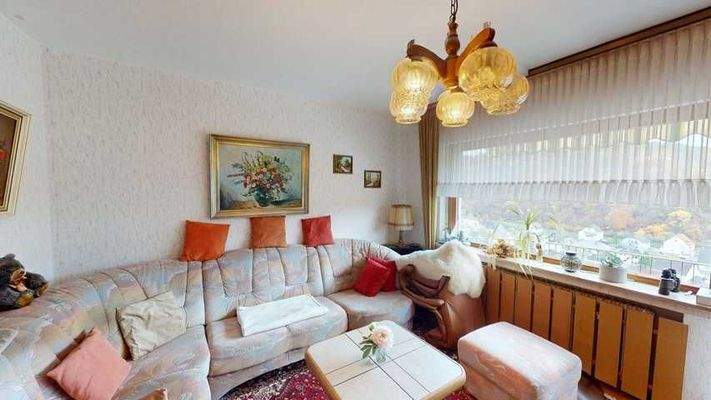 Wohnzimmer mit kl. Balkon