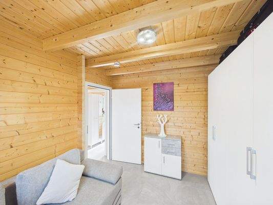 CAM03784G0-PR0102-STILL025