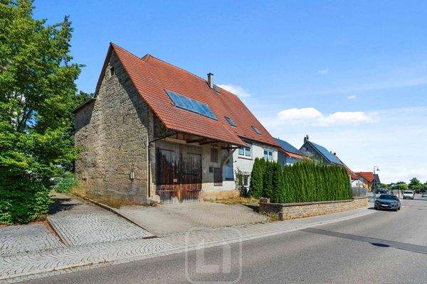 Zufahrt zum Wohnhaus