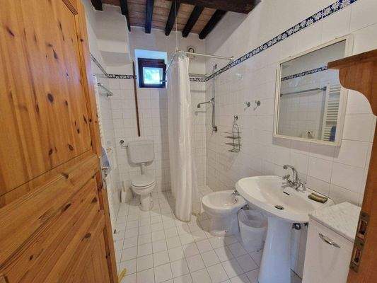 86LAzienda_ agricola_Toskana.jpg