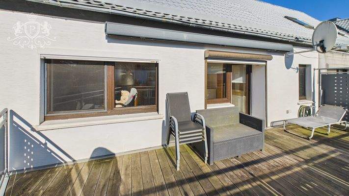 CAM01984G0-PR0454-STILL015