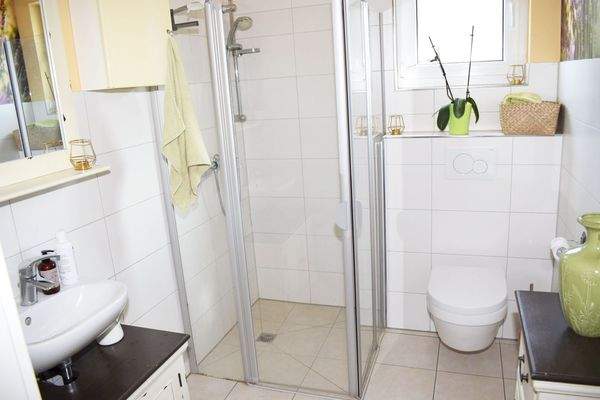 8990WI-05 Bad Erdgeschoss