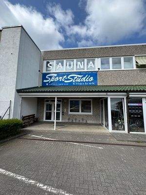 Frontansicht Außen Fitness 