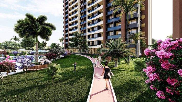 Brand-New Flats with Pool Near the Sea in Tömük Mersin
