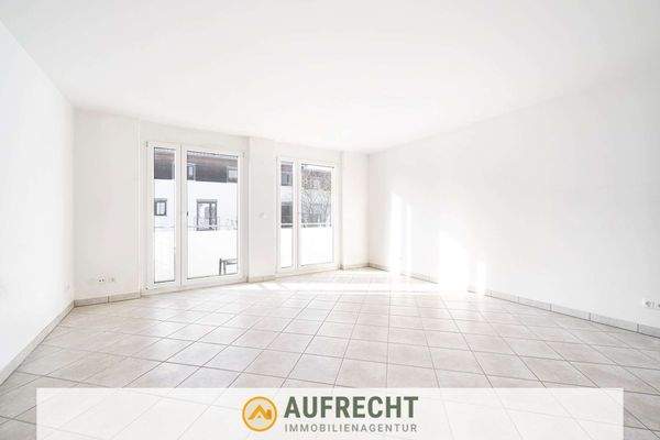 lichtdurchfluteter Wohn- und Essbereich