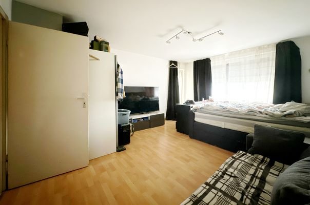 Schlafzimmer 1