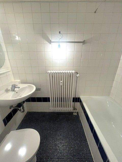 Grünes Thon: renovierte 1-Zi.-Wohnung mit Balkon! - Photo 2