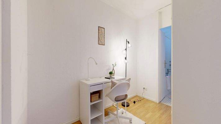 Flur mit Arbeitsbereich 