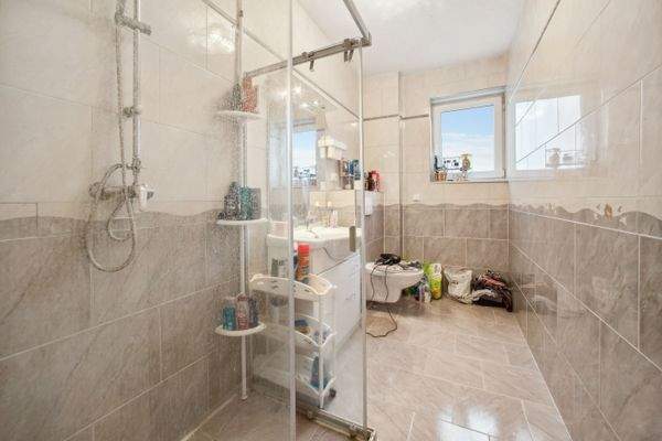 Badezimmer Wohnung Erdgeschoss