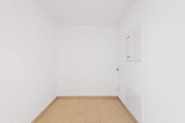 Abstellraum mit Waschmaschineanschluss Muster