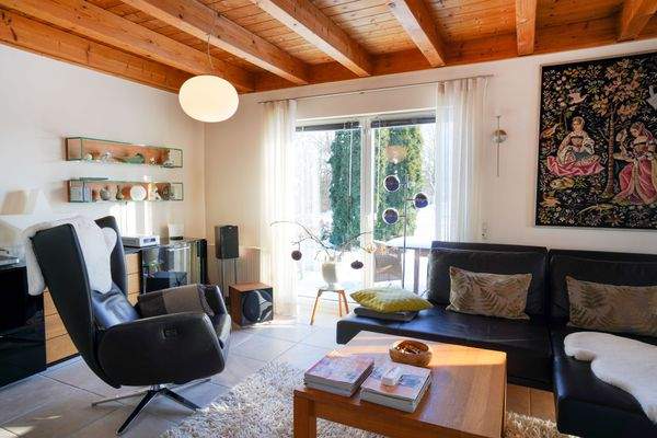 Wohnbereich mit Zugang zum Garten