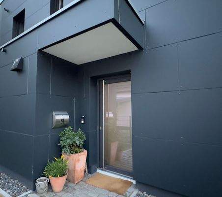 Seiteneingang zu kleiner Einheit