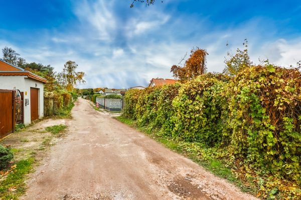 Weg zum Grundstück