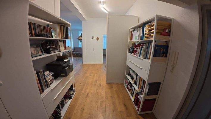 Blick von Küche in Eingangsbreich.JPG