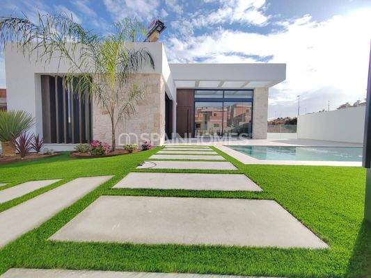 Detached Villas with Private Pool in Rojales Costa Blanca