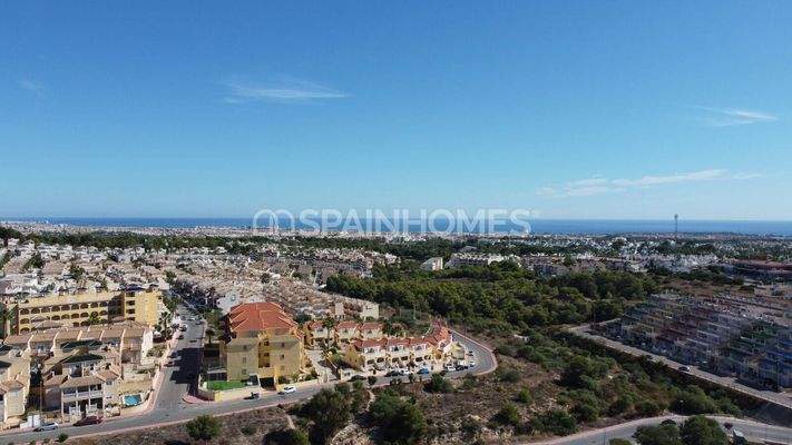 Apartments in a Complex with Communal Pool in Villamartin