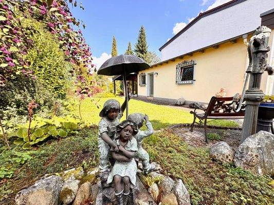 T20 Blick von der Terrasse in den Garten.jpg