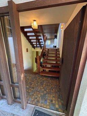 Blick v.Haustür insTreppenhaus