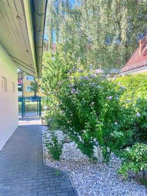 Haustür Richtung Garten-Pforte