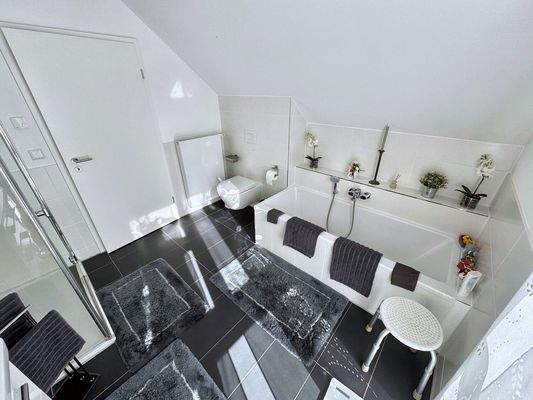 OG Badezimmer Ansicht 2