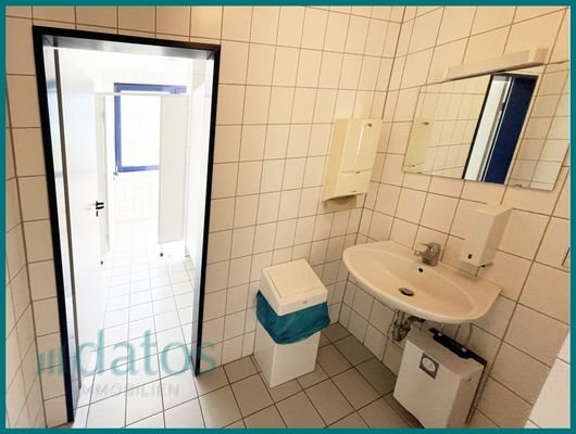12 WC