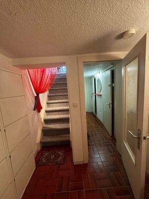 Keller Zugang Flur mit Zugang Waschküche , Heizung