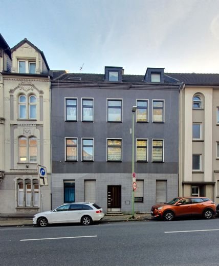 Mehrfamilienhaus mit 5 attraktiven Wohnungen im zentralen und beliebten Stadtteil Essen-Kray