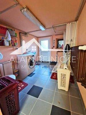 Waschküche mit Dusche