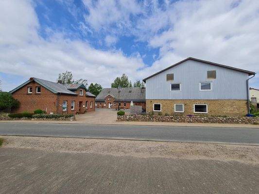 Blick auf das Gebäudeensemble