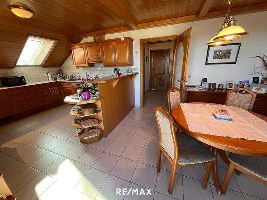 Dachgeschoss - Küche und Essbereich