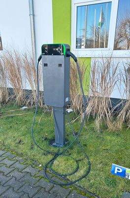 E-Ladesäulen.jpg