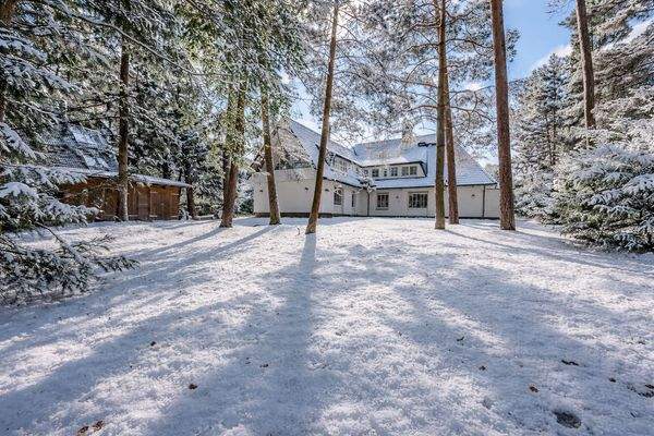 Weitläufiges Grundstück, direkt an der Wedeler Au