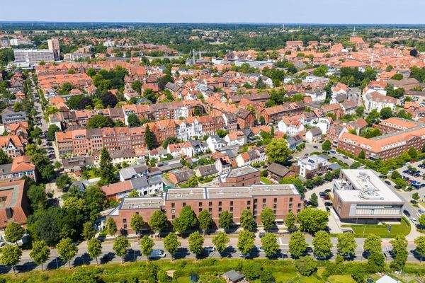 perfekt eingebettet im Roten Feld 