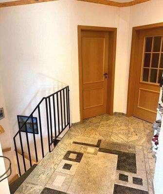 DG_Flur mit Bad und Kind 4