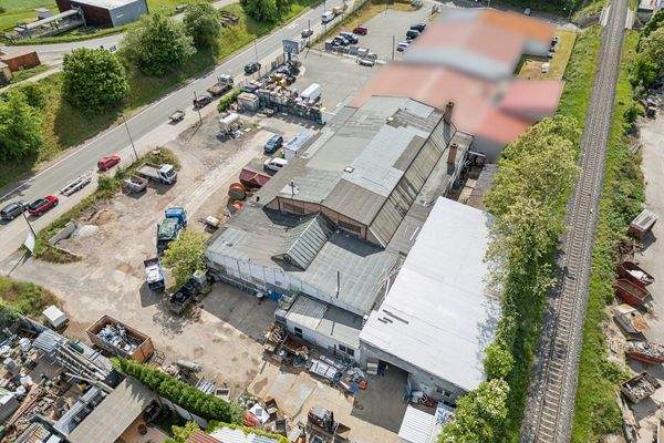 Drohnenfoto Hallen in Eisenberg/Pfalz