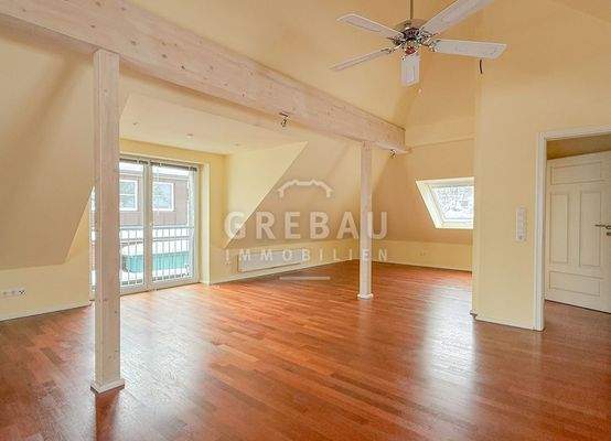 Studio-Zimmer im Spitzboden, teilbar