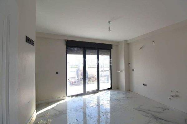 Villas with Spacious Garden in İstanbul Silivri