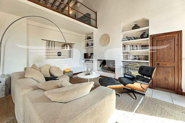 Wohnbereich mit Kamin