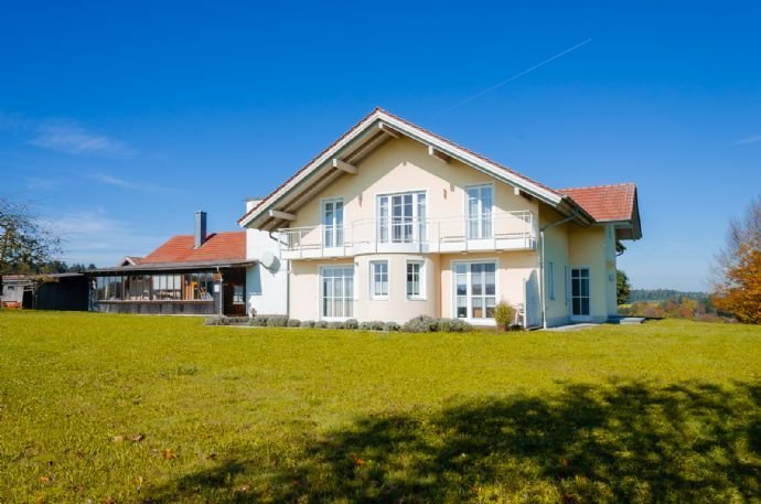HOFSTELLE IN ALLEINLAGE TRAUMHAUS SCHREINERWERKSTATT