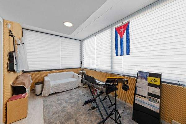 Arbeitszimmer im ersten Stock