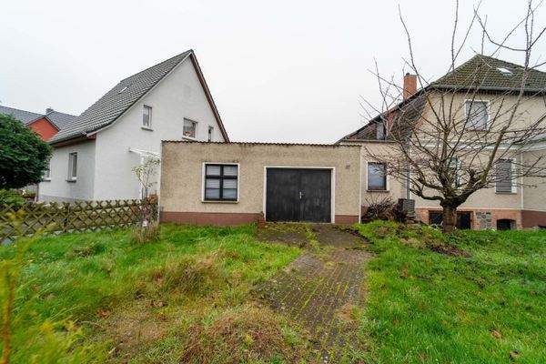 Außenansicht + Garten