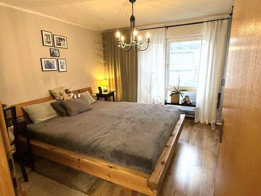 Helles, freundliches Schlafzimmer