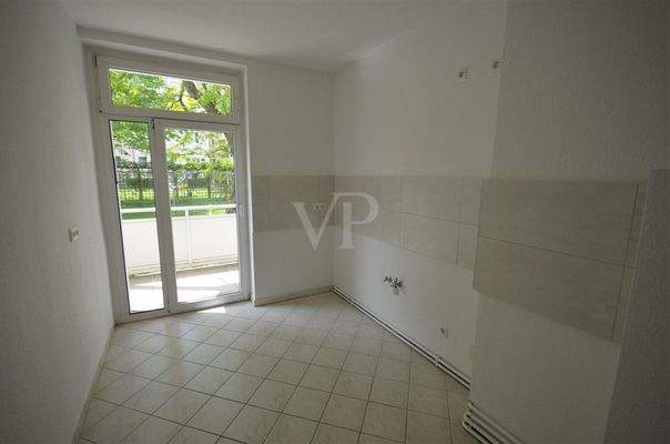 Blick in die Küche mit Balkonen