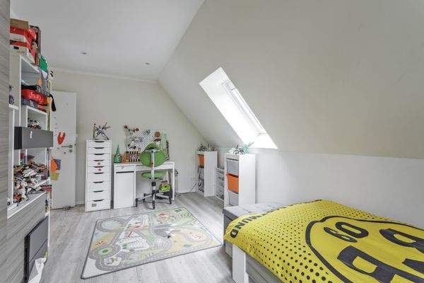 1 von 2 Kinderzimmern.jpg