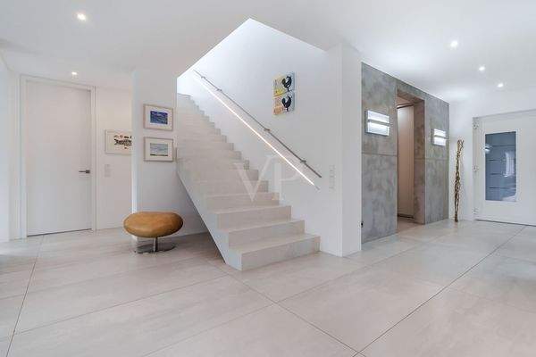 Offener Übergang vom Eingang in den Wohnbereich