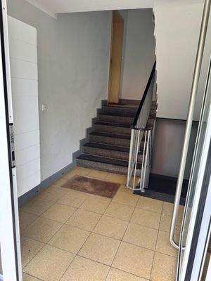 Hausflur und Haustür.jpeg