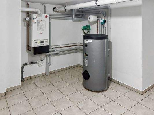 Heizung und Anschlüsse Keller_1